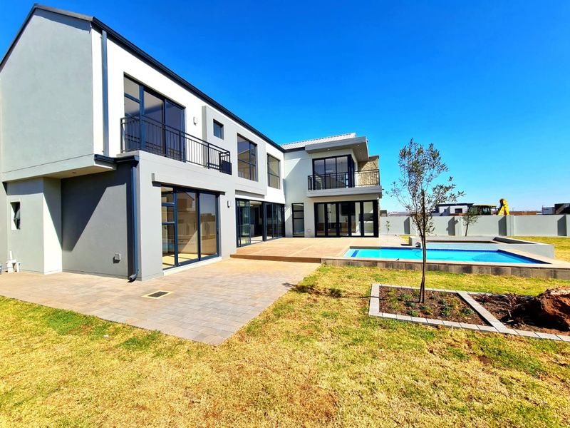 5 Bedroom Property For Sale In Midstream Heights  - Photo 3