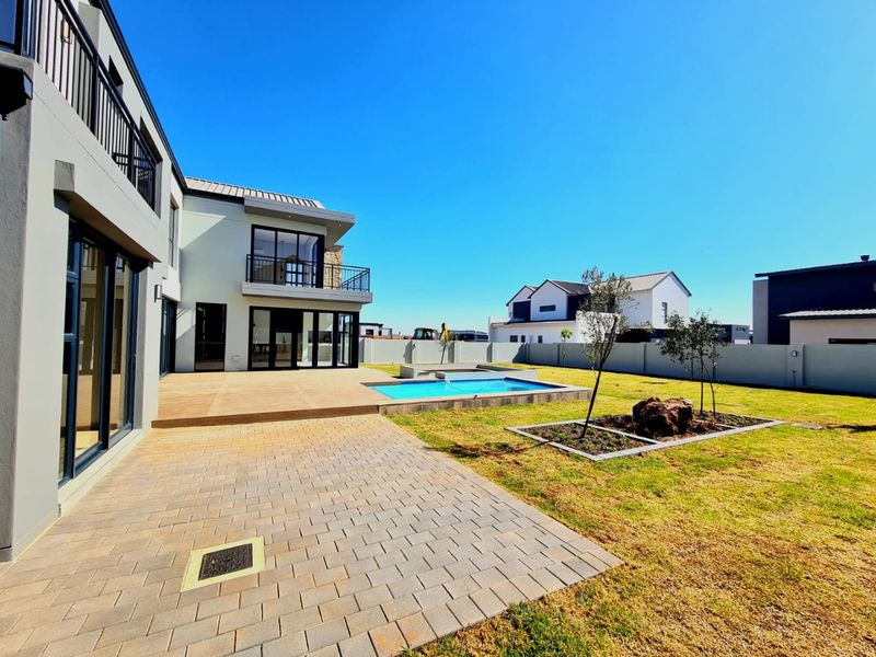 5 Bedroom Property For Sale In Midstream Heights  - Photo 4