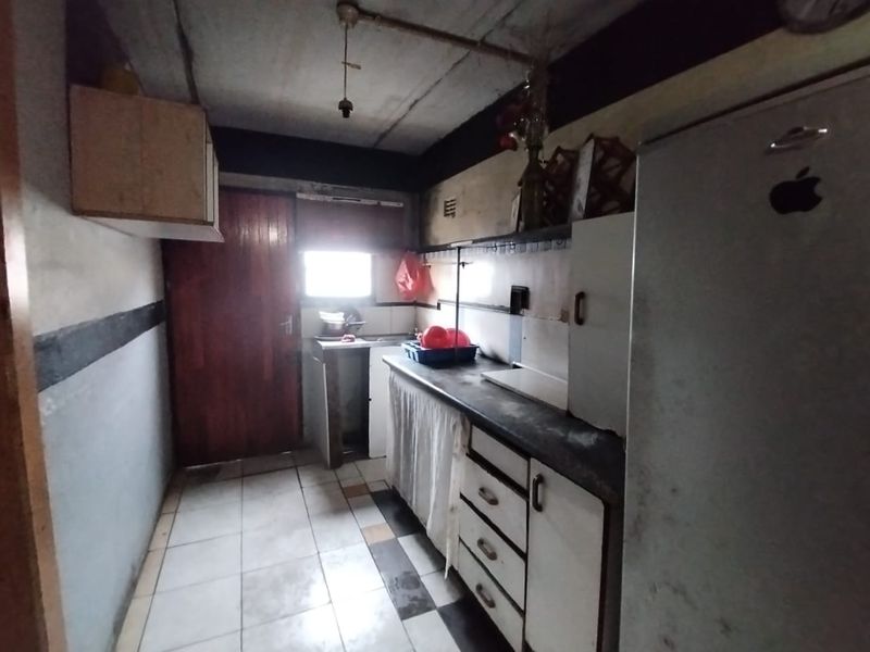 Two bedroom Corner family Home for Sale - Photo 2