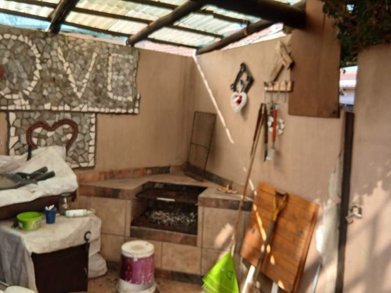 Compact 1-Bedroom Home with En-Suite - Photo 3