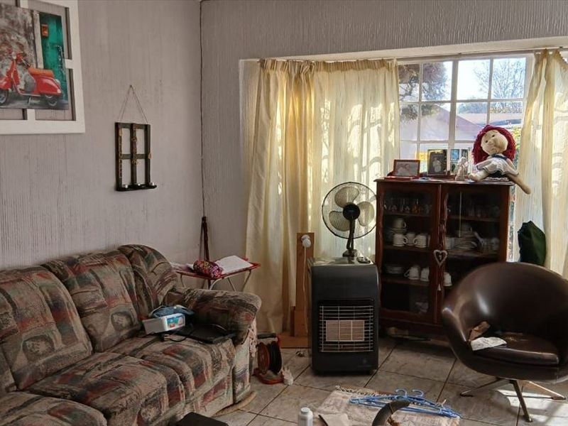 Compact 1-Bedroom Home with En-Suite - Photo 2