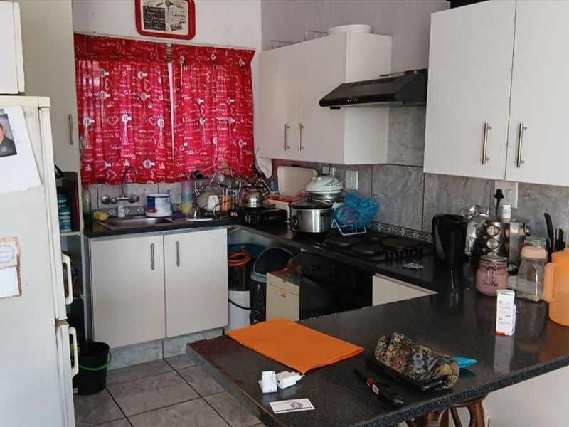 Compact 1-Bedroom Home with En-Suite - Photo 1