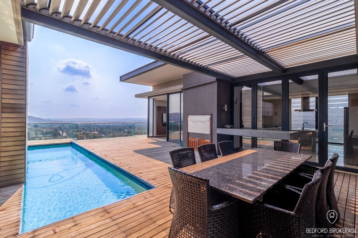 Luxurious 3-Bedroom Ensuite Penthouse with Pool and Stunning Views in Bedfordview - Photo 5