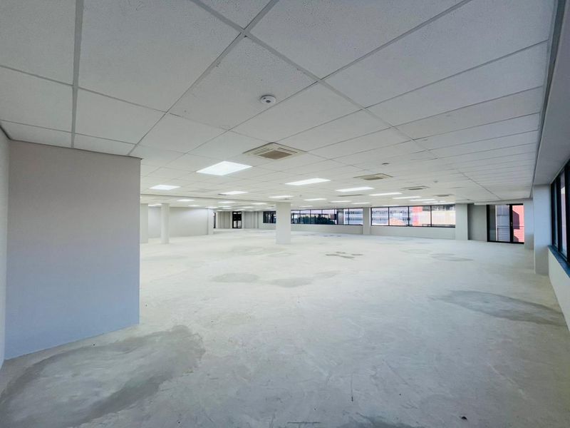 1066 Sqm prime office space - Photo 7