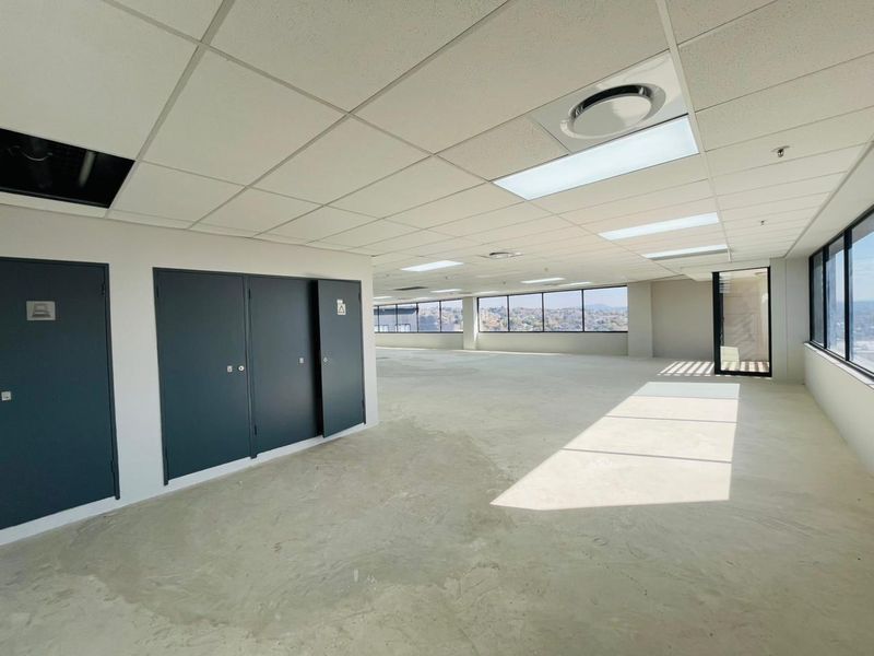 1066 Sqm prime office space - Photo 6