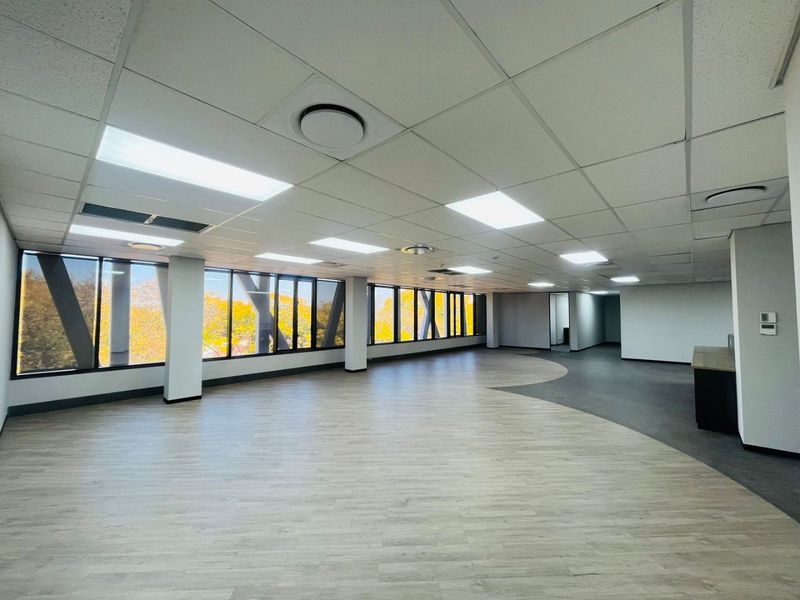 Modern 397m2 P-Grade Office Space in Bryanston | R185/m2 - Photo 10