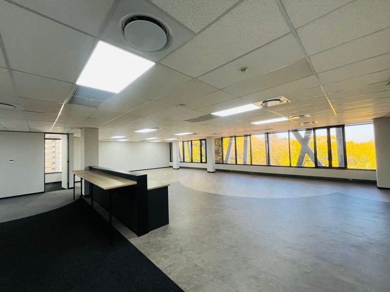Modern 397m2 P-Grade Office Space in Bryanston | R185/m2 - Photo 9