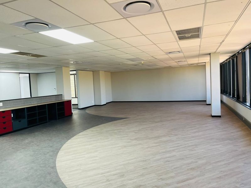 Modern 397m2 P-Grade Office Space in Bryanston | R185/m2 - Photo 7