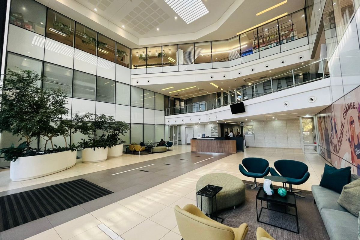 Modern 397m2 P-Grade Office Space in Bryanston | R185/m2 - Photo 4