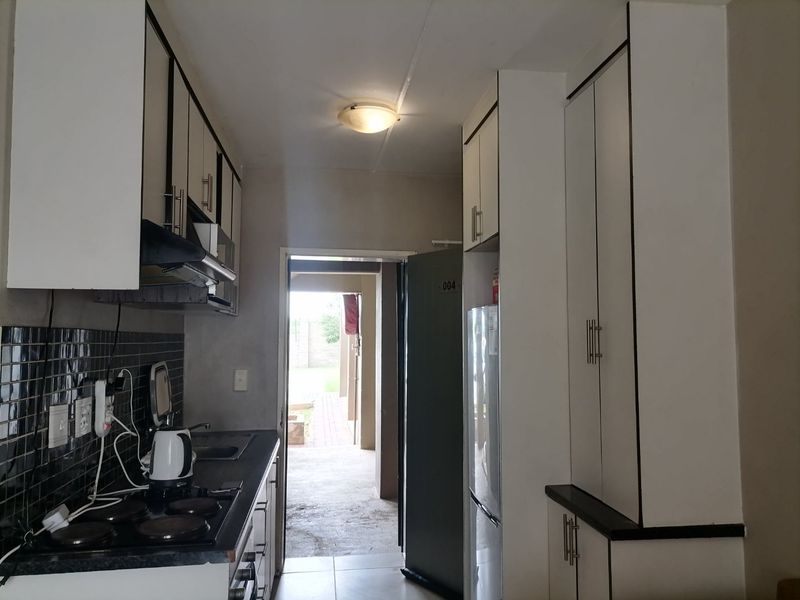 Two bedrooms Townhouse available for Sale at Fleurhof, Zambezi Road, Johannesburg - Photo 4