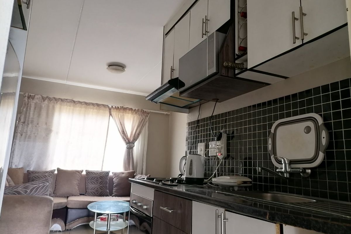 Two bedrooms Townhouse available for Sale at Fleurhof, Zambezi Road, Johannesburg - Photo 2