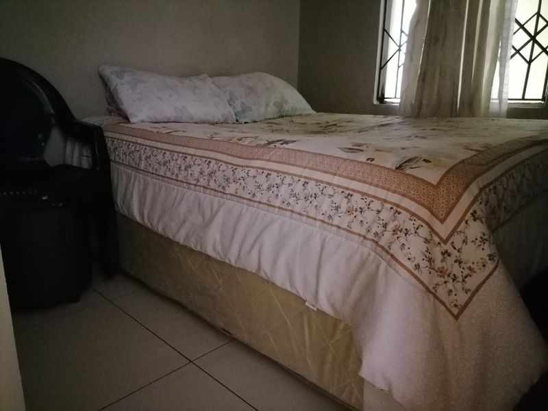 Two bedrooms Townhouse available for Sale at Fleurhof, Zambezi Road, Johannesburg - Photo 8