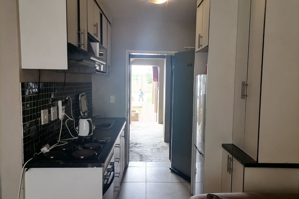 Two bedrooms Townhouse available for Sale at Fleurhof, Zambezi Road, Johannesburg - Photo 3