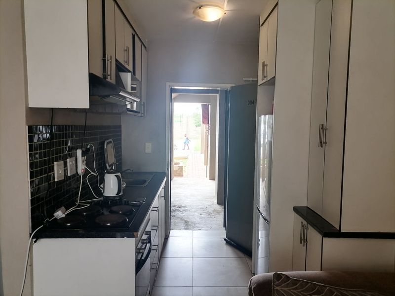 Two bedrooms Townhouse available for Sale at Fleurhof, Zambezi Road, Johannesburg - Photo 3