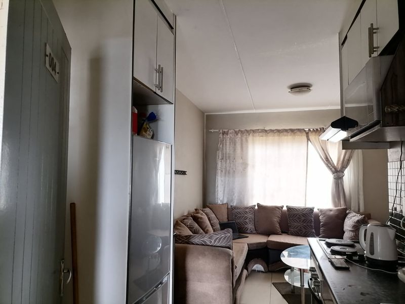 Two bedrooms Townhouse available for Sale at Fleurhof, Zambezi Road, Johannesburg - Photo 5
