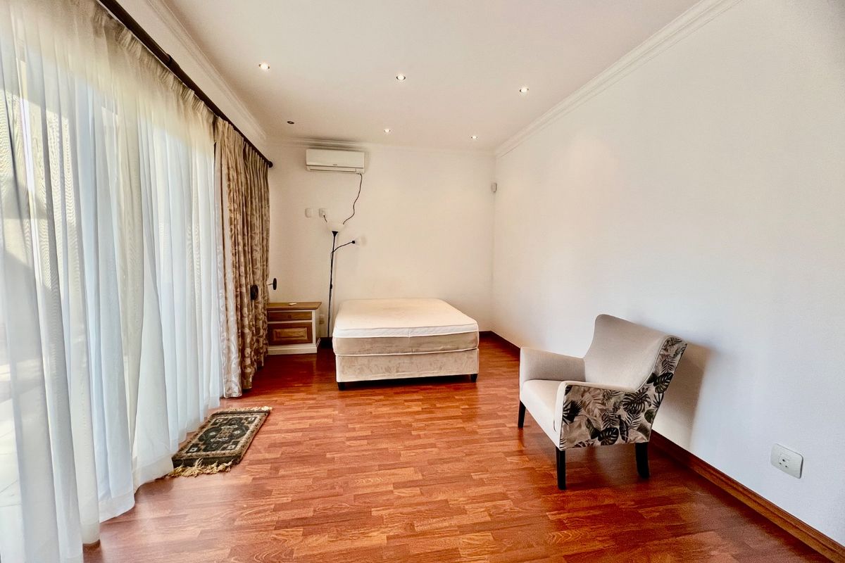 Elegant Family Home for Rent in Silver Lakes Golf Estate - Photo 4