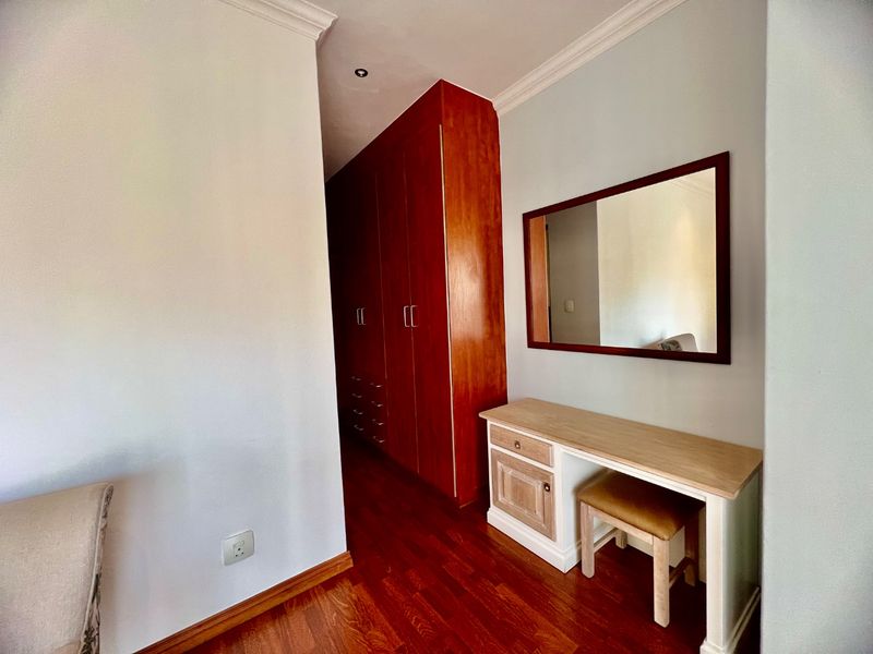 Elegant Family Home for Rent in Silver Lakes Golf Estate - Photo 6