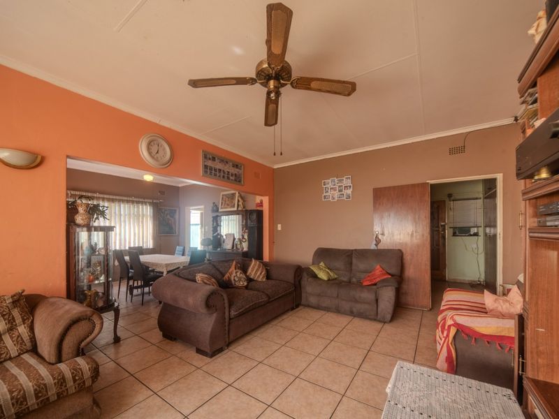 Charming Kriel Home with Flatlet and Swimming Pool - Photo 10