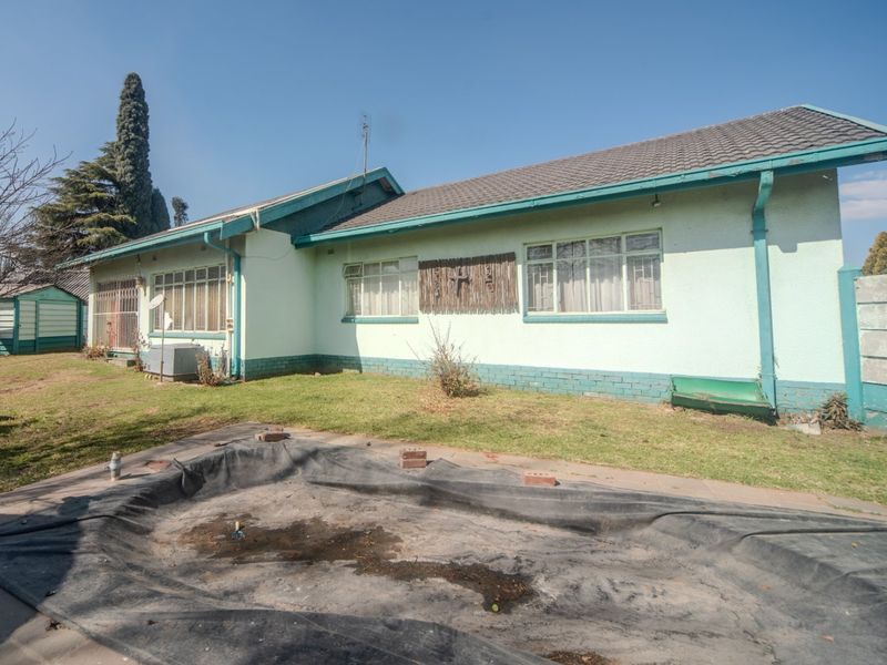 Charming Kriel Home with Flatlet and Swimming Pool - Photo 1