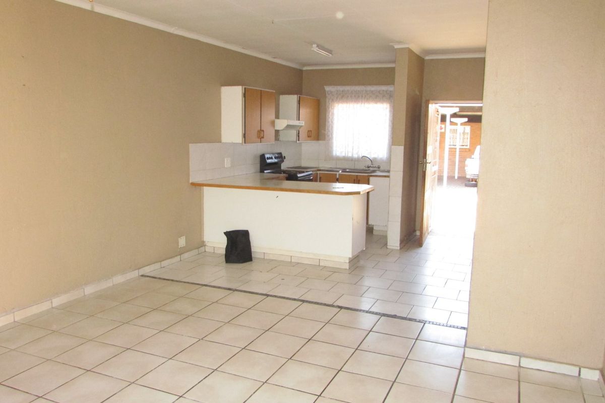 2 Bedroom Townhouse - White River Central - Photo 3