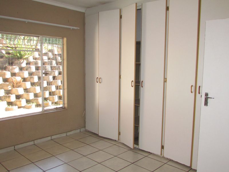 2 Bedroom Townhouse - White River Central - Photo 10