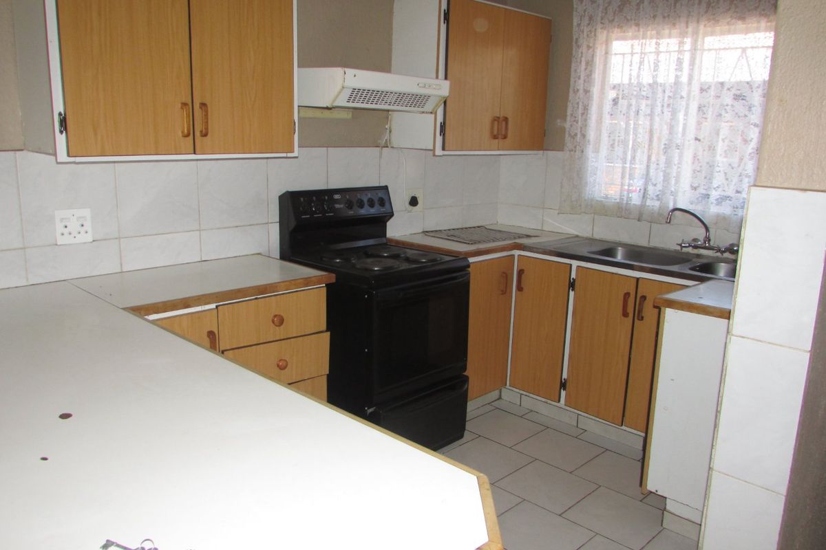 2 Bedroom Townhouse - White River Central - Photo 4