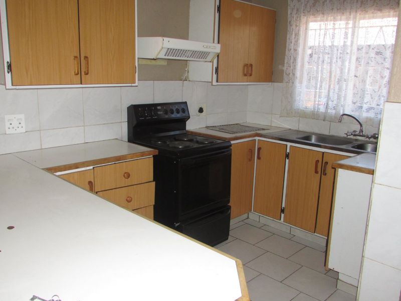 2 Bedroom Townhouse - White River Central - Photo 4