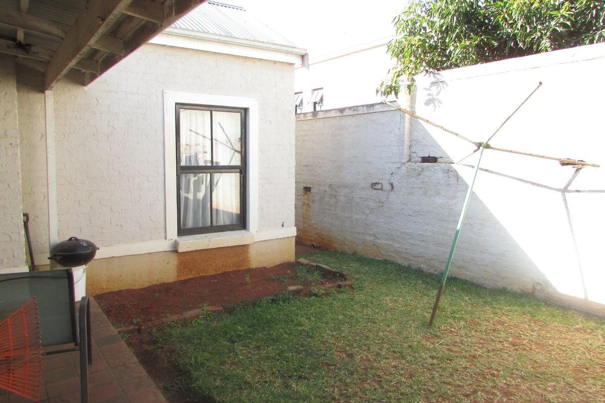 2-bedroom, 2-bathroom townhouse  -  White River - Photo 4