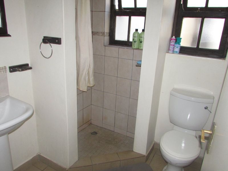 2-bedroom, 2-bathroom townhouse  -  White River - Photo 7