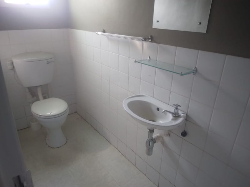 76m2 Commercial Office for Sale – Prime Location in White River Central - Photo 8