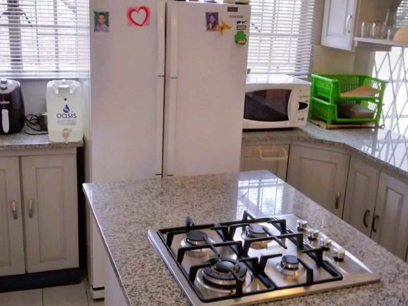 For Sale: Charming 2-Bedroom Corner Townhouse in White River Ext 9 - Photo 7