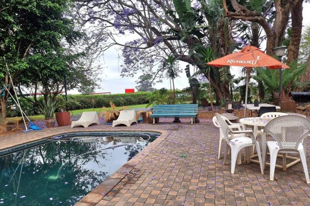 Lodge with Guest Facilities & Arable Land  - Photo 2