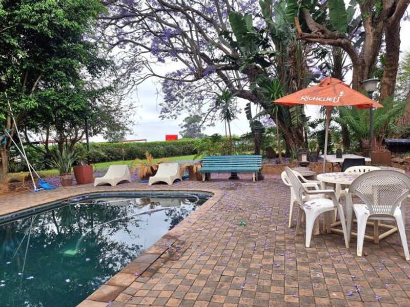 Lodge with Guest Facilities & Arable Land  - Photo 2