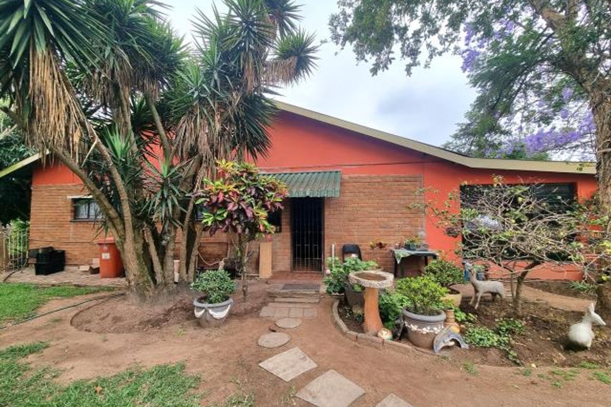 Lodge with Guest Facilities & Arable Land  - Photo 3