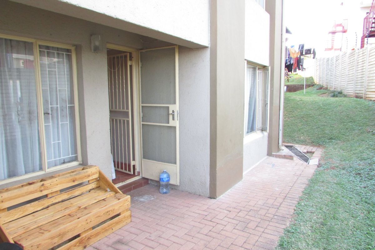 2 Bedroom Ground Floor unit - Photo 2