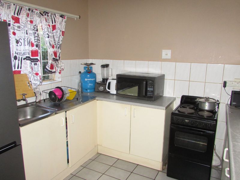 2 Bedroom Ground Floor unit - Photo 10