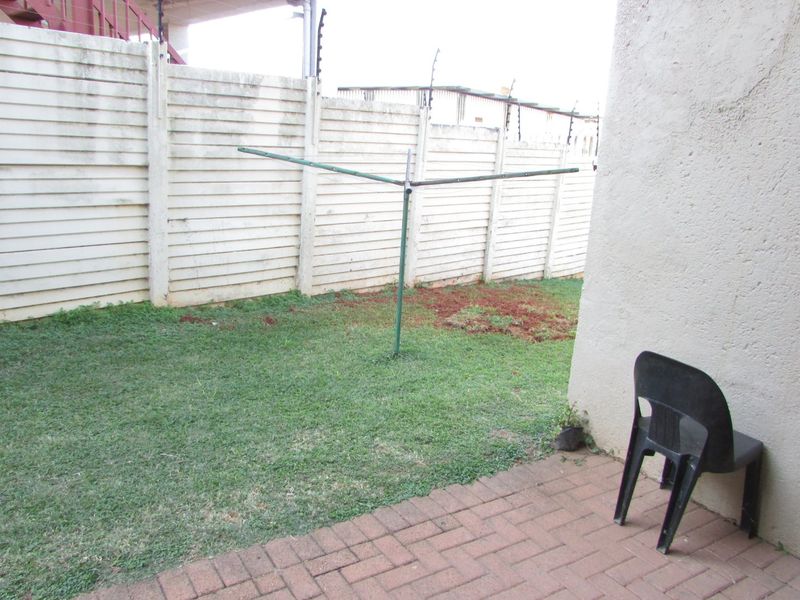 2 Bedroom Ground Floor unit - Photo 5