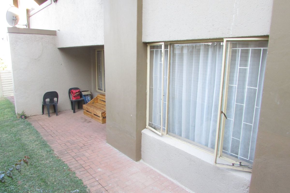 2 Bedroom Ground Floor unit - Photo 4