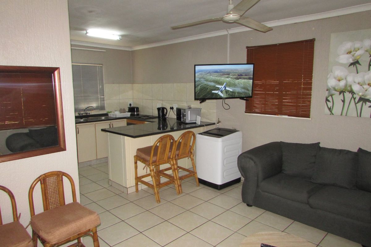 Lowveld lodge | 1 bedroom unit | walking distance to town - Photo 4