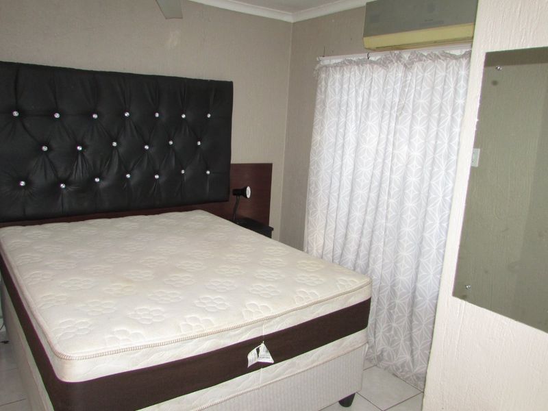 Lowveld lodge | 1 bedroom unit | walking distance to town - Photo 7