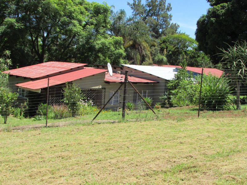 Prime Location – Versatile Property with Commercial Potential - Photo 6