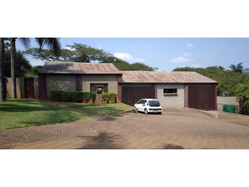 1HA Smallholding with 3 Separate Homes & Workshop – Ideal for Business or Extended Family Living - Photo 3