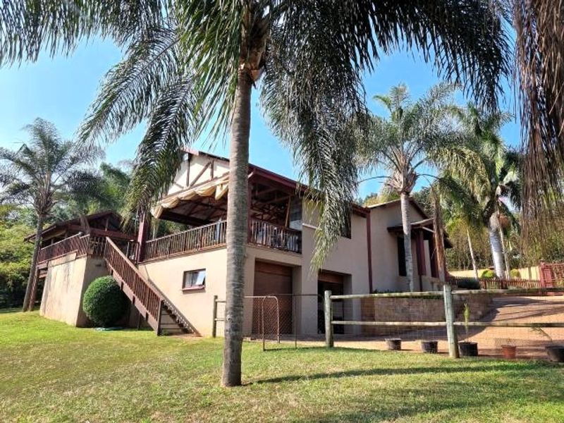 1HA Smallholding with 3 Separate Homes & Workshop – Ideal for Business or Extended Family Living - Photo 2