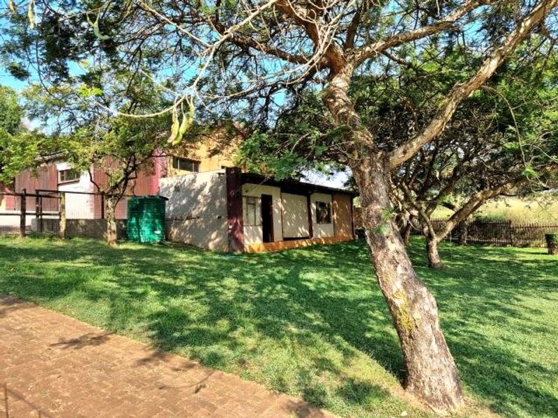 1HA Smallholding with 3 Separate Homes & Workshop – Ideal for Business or Extended Family Living - Photo 6