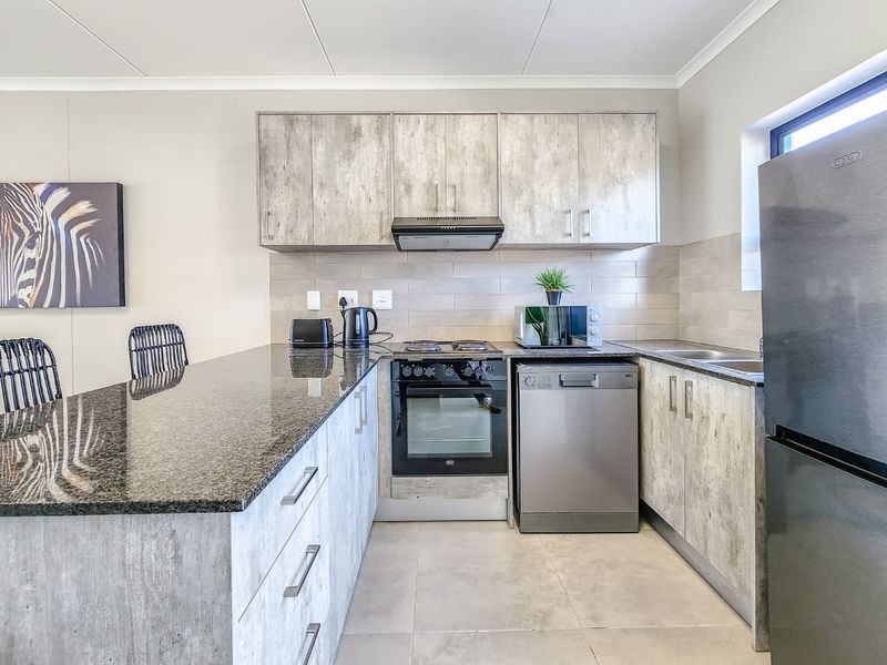 Secure Estate Living in Zonnendal, Kraaifontein - Photo 5