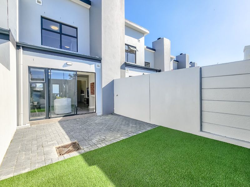 Secure Estate Living in Zonnendal, Kraaifontein - Photo 1