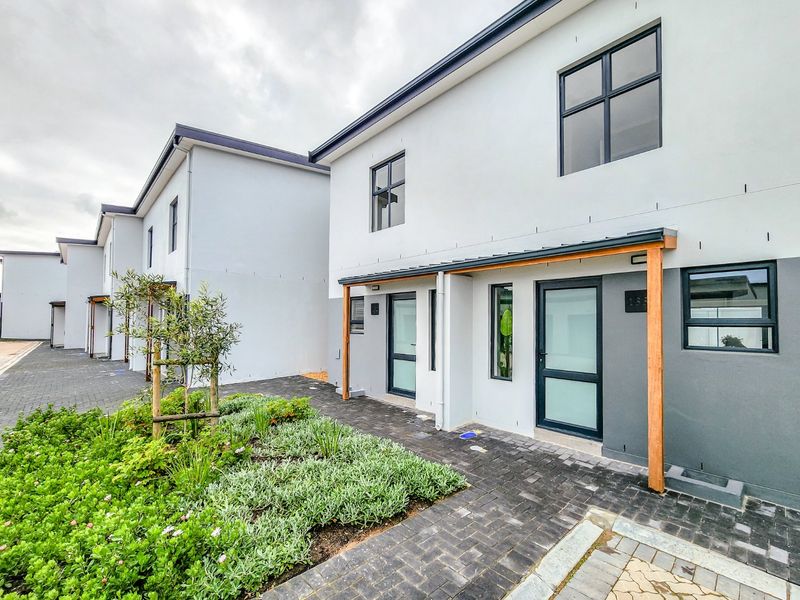 Secure Estate Living in Zonnendal, Kraaifontein - Photo 3