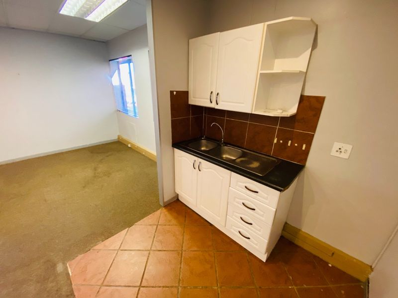 Prime Office Space To Let In Faerie Glen - Photo 5