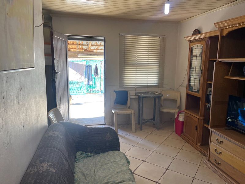 Two bedroom family home - Photo 2