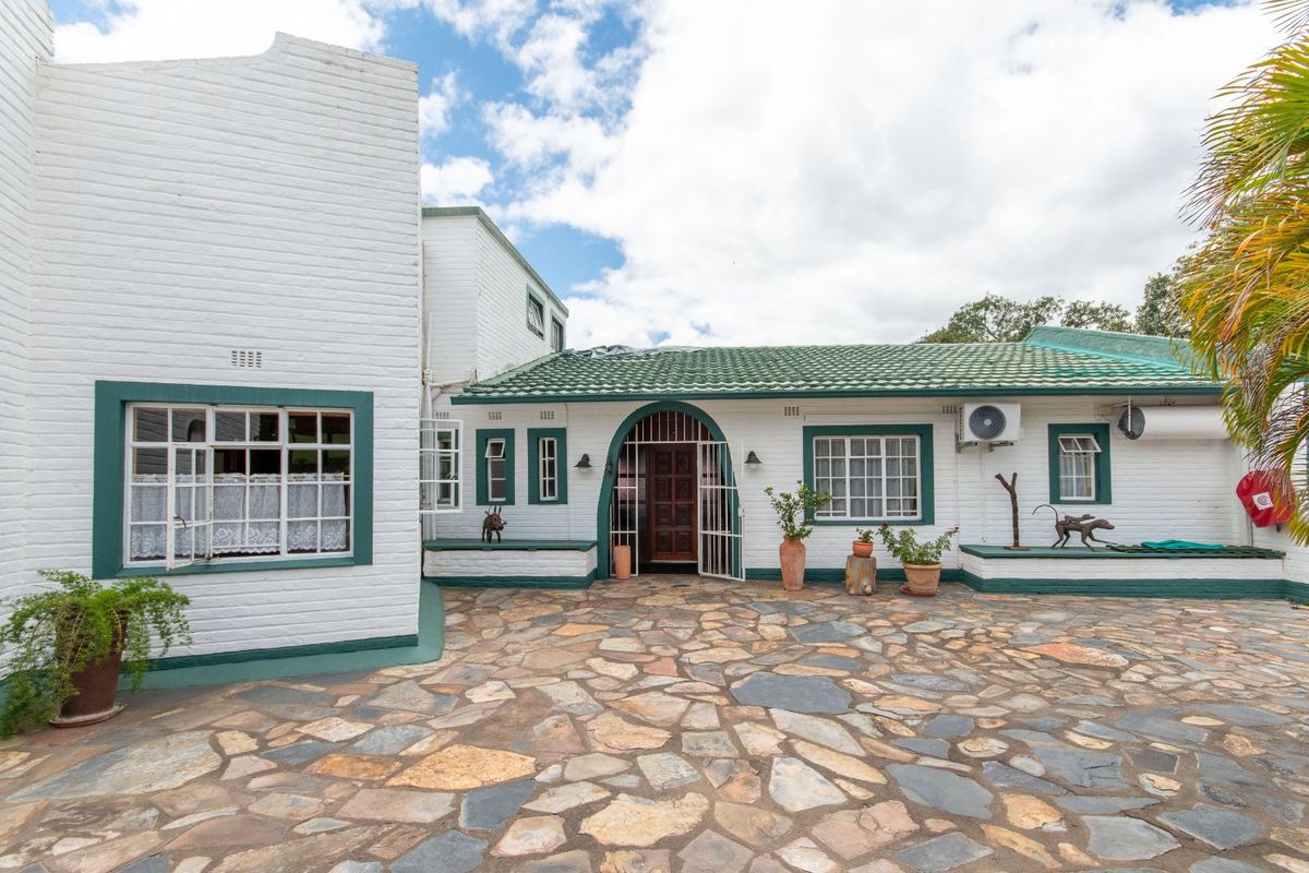 9 HA Beautiful Established Guest House – White River, Mpumalanga - Photo 2